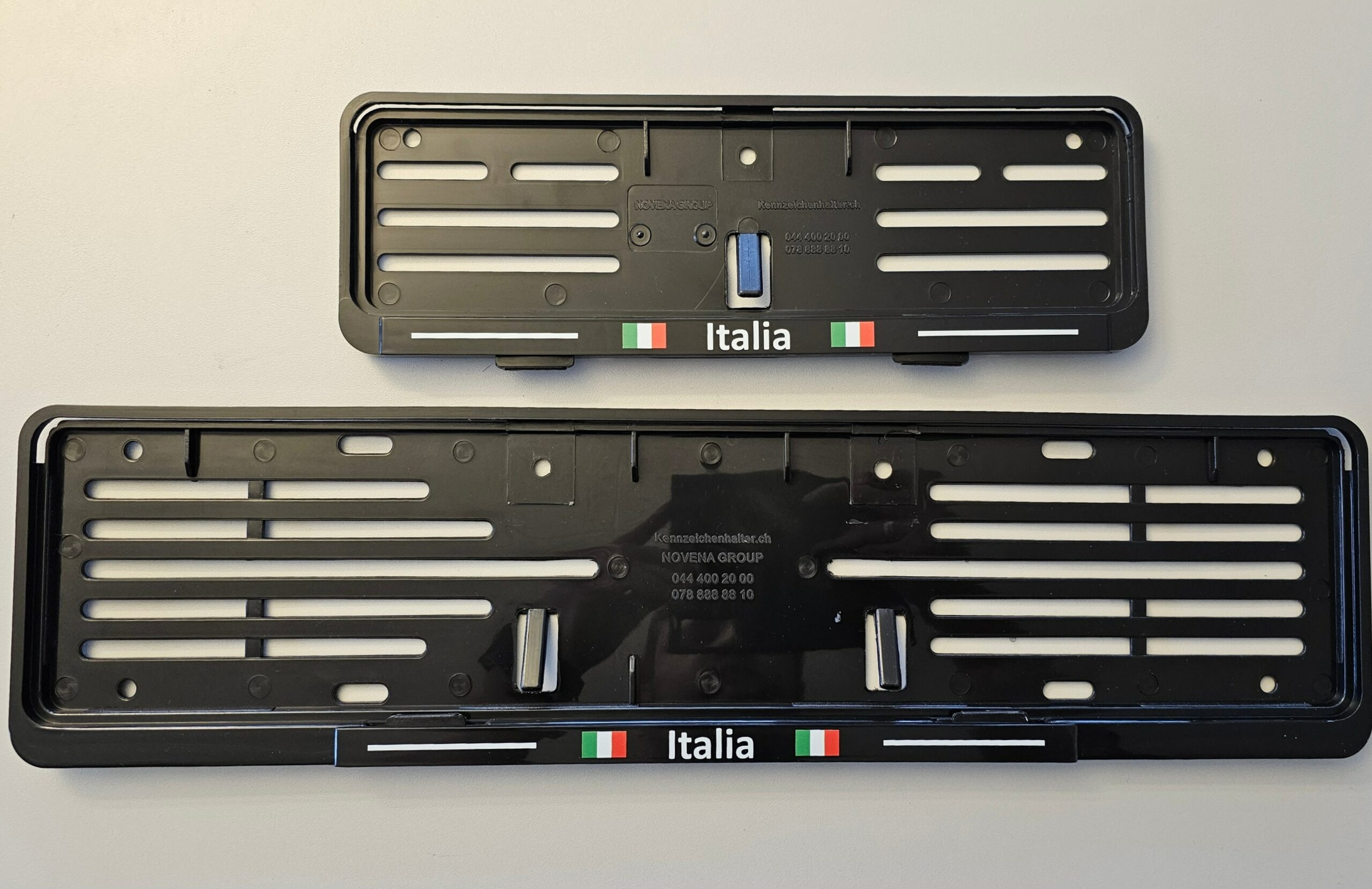 Kennzeichenhalter mit Beschriftung Italia
