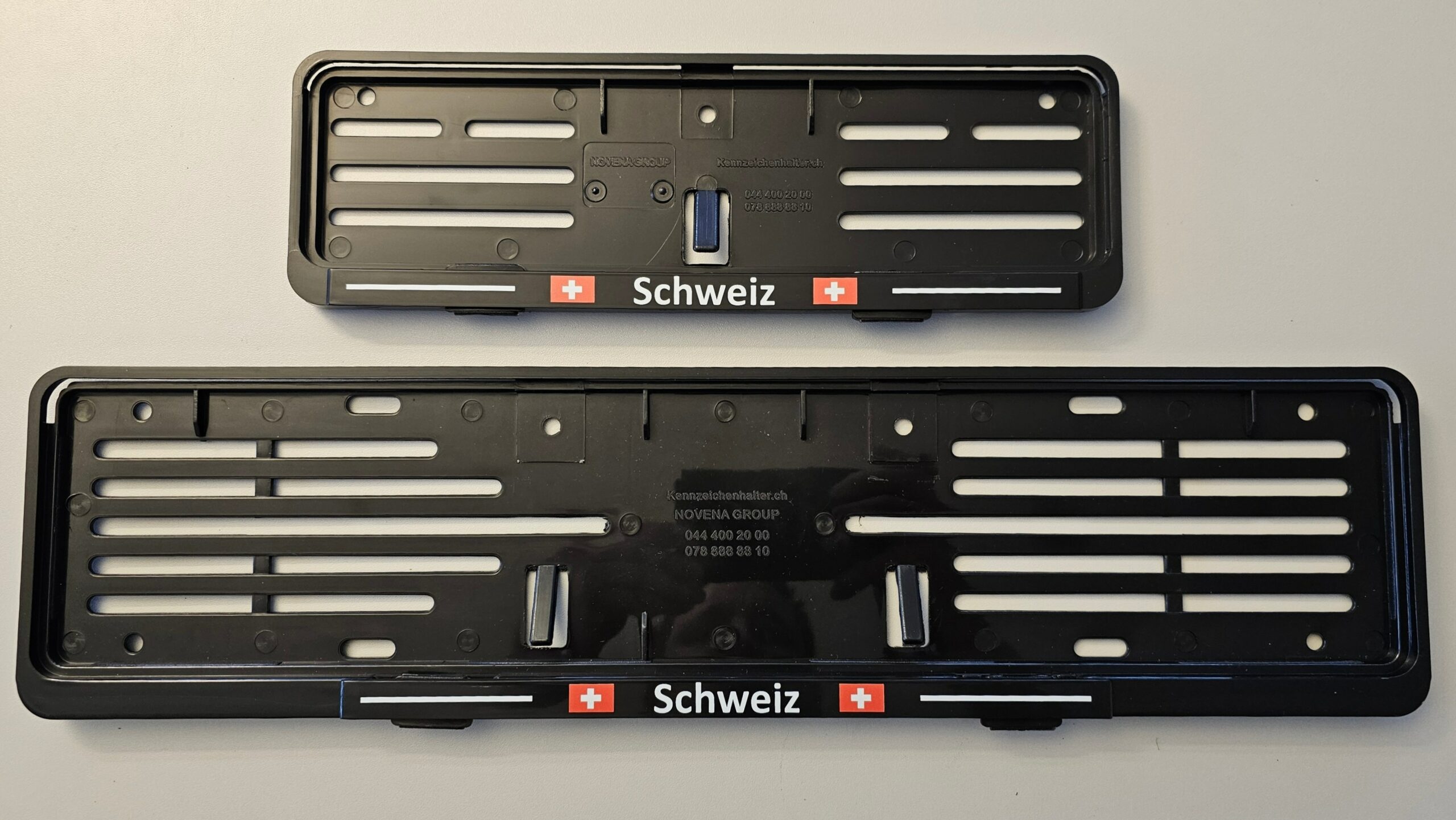 Kennzeichenhalter mit Beschriftung Schweiz